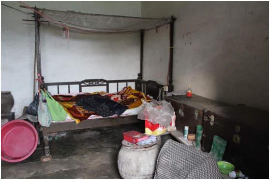 ̩���������ƺ�ϴ��������������96����䣬��Ů������ع������ﱲ��Ҳ������򹤣�����˳��˿ճ����ˣ�һ����ס��һ������©����ƾ��Ϸ��������������ֻ�е�ơ����������˾�ס��һ��С��¥�һ�����죬����͸�ŷ�����������˸��������Ӷ������䡣