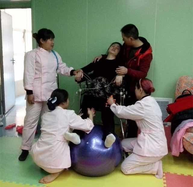 ��费��������������������֣�ע�������۾���&ldquo;����С�ĵ㣬�ҷ���������Ϣ�ᣬ�һ�һֱ������ӭ�ӱ����ĵ�����&rdquo;һֱ���겻�����������ƺ����ܵ����������ɫ�Ʒ����İ�ο�������İ�����������ʹ���ϼӾ磬����ʮ�ֽ��ţ�˦����贵���ת����Ҫ��,����Ҫ�ؼҡ�