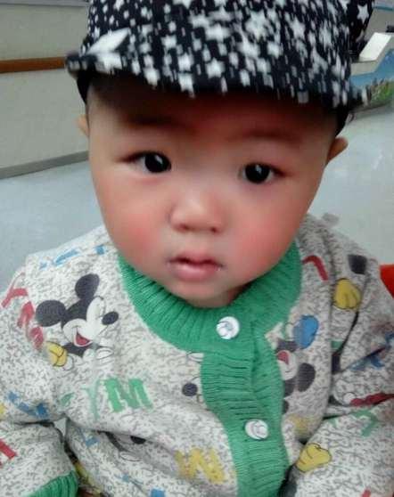 ���������ĵȴ����Ŵ����޴���С����һ�����������ƣ�һ�ߵȴ��������Ϣ��2015��7�������ͯҽԺҽ��������ϵ���Ŵ���˵�ҵ��˹�������Ѫ�����Ŵ���Ǯ��ȥ���߷ֱ磬һ������3��ֱ࣬��11�������ͯҽԺ��绰���߽�������Ǻϸ����Ŵ�������ȥ�����ͯҽԺ��