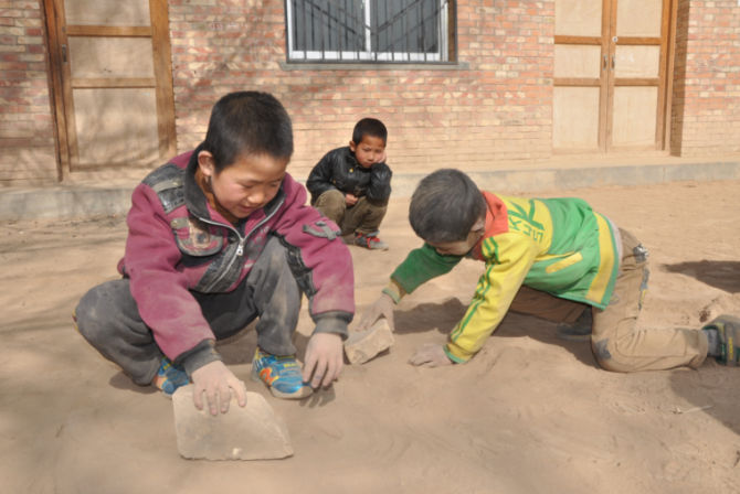 ���������ж�����2006��2013�ڼ䣬��������������ũ�巢չ������ڸ���ʡ������64������3-6���ͯ�������׶�԰��ͨ�����������׶�԰Ӳ��������ʦ�ʶ����������ҳ������׶�԰��ٽ������׶�԰����������Ϊ���ض�ͯ�ṩ�����ʵĽ��������ͷ��񣬴ﵽ���õ����Ч����