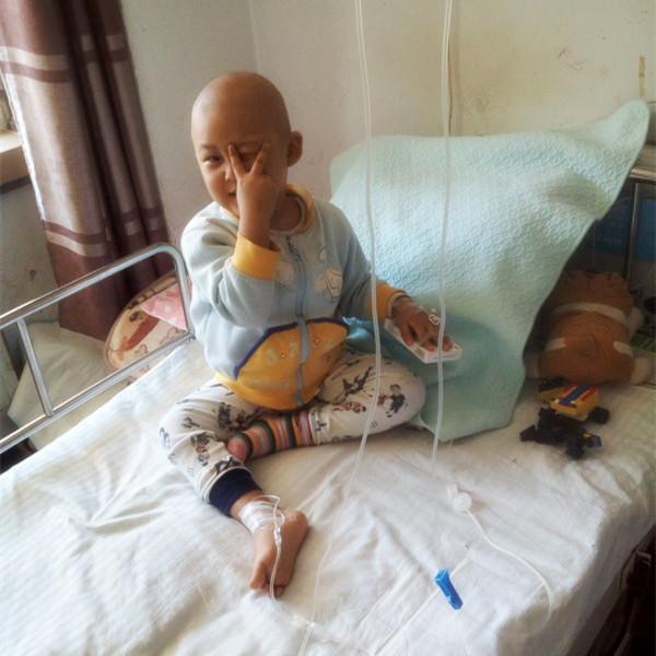 ���Ҹ���ͥͻ�����ˡ� 4���С���������ں�����һ����ͨ��ͥ��С�����ĳ���������ͥ�޾���ϲ�á� ������2015��5�·ݳ������岻�ʣ�����ȥҽԺ��飬ҽ���������Ϊ�����ܰ�ϸ����Ѫ�������������޷����ţ�һ����һ�εĴ��ź��ӵ�����������ҽԺ����飬��μ���ȷ��Ϊ�����ܰ�ϸ����Ѫ����