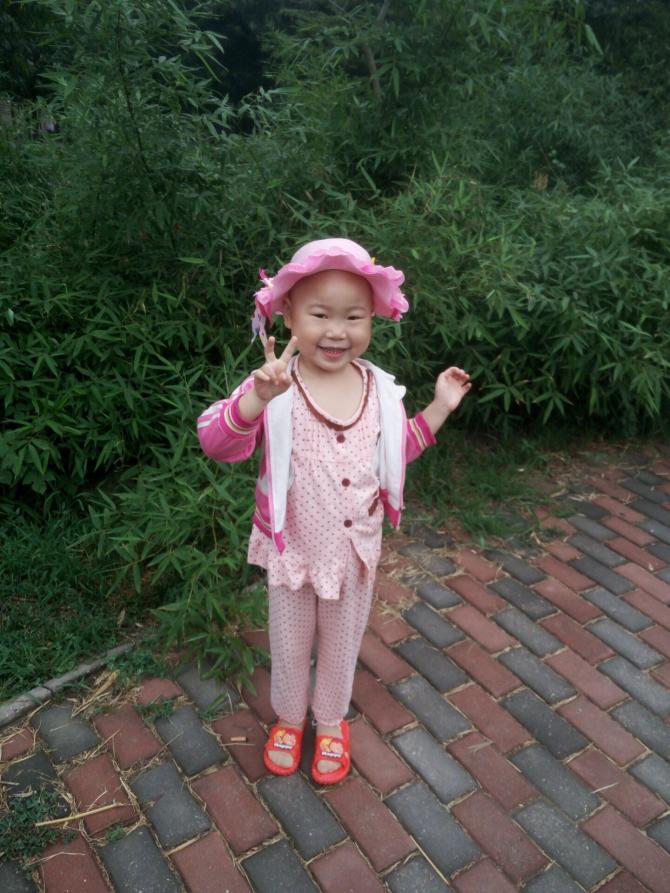 ���ǽ���ʡ������Ͽ����ˮ������޴�Ĺ�С�ᣬ�����������ӵ�ĸ�ף�����������������,С������롣�Һ��ɷ���ũ���ˣ��ɷ���������ң����ڼҲٳּ�������ӣ��չ����ˣ�һ����ԭ������ƽƽ������ũ���������Ҳ���֣��Һ����㡣