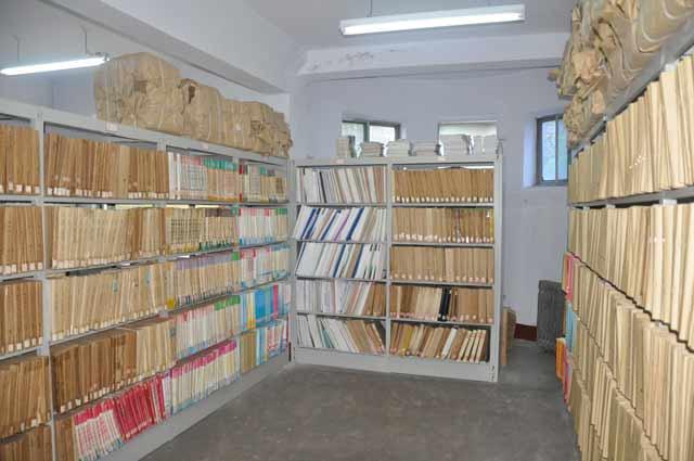 Ȼ�����ڵش�ƫԶ��äУ���ؽ�ѧУ��ѧ��������޷��佨ä���Ķ�ѧϰ����������ң���ʹ���äͯ������������ȫ��ͯһ����ȡ��Ϣ��ѧϰ֪ʶ�ͽ����Ļ��������Ӷ�ʹ����������äͯǱ�ʵò����������س��ò����������޷�ʵ��������������ᣬ�����������ײ㡣