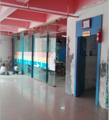 С���������Լ���쳤�󣬾Ϳ������Ż�Ͳ��ȥ�����߸裬ȥ����ȫ������������������ڵĴ��ӵ�ѧУ�����120��������������ʱ���Ĳֿ��ϿΣ��˺ܶ࣬��ʦ����Ҳ���ޣ������ǵĿγ̱�����Ȼ�����ֿΣ�����������ʦ�ֻ��ﲥ�ŵ�����&hellip;&hellip;