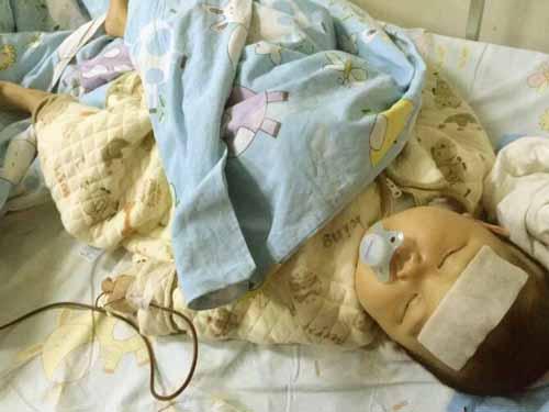 �������人ͬ��ҽԺ�����˾�ϸ�����δ���������򡢼׸Ρ��ҸΡ�Ѫ�����ȵȼ�飬ȷ����ԭ�ۻ�֢�ǣ��ѷ����и�Ӳ������ҽ��������ĸ�ĸ���ø����Ӹ���ֲ��׼������Ŀǰ���ӵ�״����˵��ֻ�и���ֲ������ȱ�����������СС�ĺ��ӣ��ӳ������񣬾���������εĳ���Ժ���ø�ĸ���ĺ�ʹ��