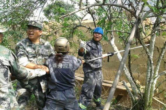 ����³������Ԯʱ�����۶�Ա�벿�ӹٱ�һ����Σ��