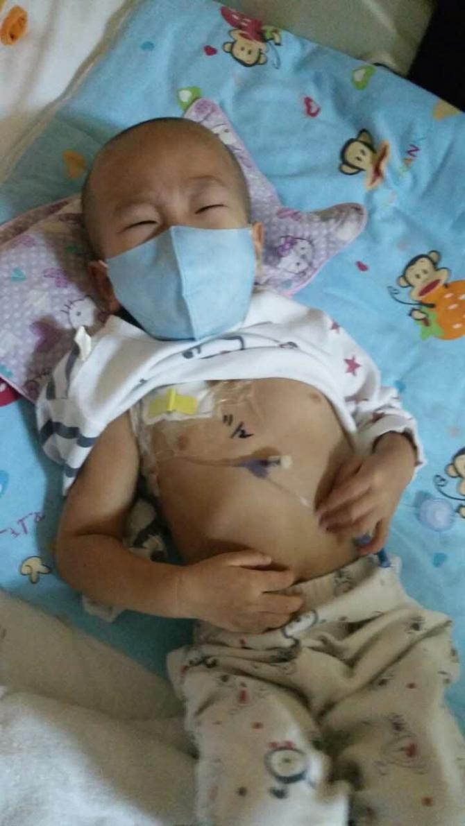 ��������ĺ��ӣ�����С���֣�������������˾���㣬�Ƿ���Ȼ��ѡ���ǿ������������С��������������ϵ�ʹ�࣬������ѧ���˼�ǿ��֧�ţ������������ر���֪�������еĵ�һ��ĥ�£����������˺�ͬ�亢�ӱ�����������