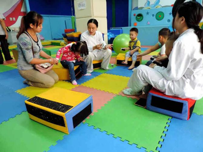 ҽ��������Աרҵ�ĸ�ͳ���ư������Ǿ߱��˻�������֪�������ж���������ȴ�޷��������ǽ���������ͥ�л�������������Լ�����������Լ����ܵ�������