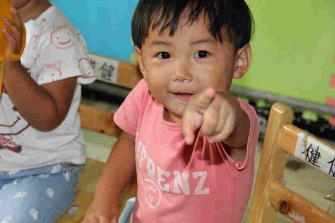 3�������褣����Ժӱ�����ũ�塣2015��5����ɶ������������ѡ������Ѷ������������ѽ�ġ��ְ����趼�����򲡣�ÿ�����Ʒ��ò�С������֮ǰǷ�µ�ծ��������֧�ź���Ŀǰ�Ŀ���ѵ�����á�2015��6������Ư�����迵�����ģ����û�к����ķ���֧�֣����ӽ�������;�����ؼҡ�