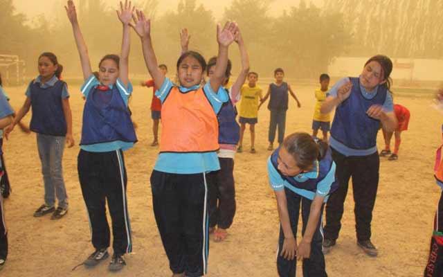 �½����ɺ���Į�����������ˮ��ֻ��35���ף�����������ߴ�2480���ף��ļ����ɳ��ÿ�긡������220�����ϣ�����Ũ������ɳ������������60�����ҡ�