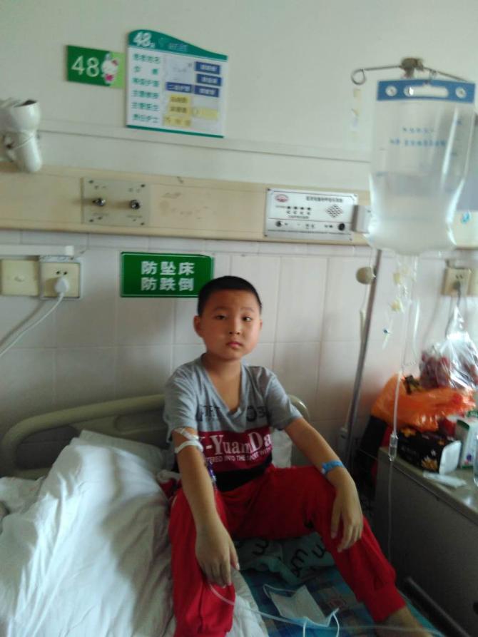 �������������ĸ�ĸ���»���һ��Ů�������¶��顣��Ϊ���չ˶��Ӻ��Ӹ�����־��Ʋ���������չ���������ĸ������ȺΪ��ҽҩ�ѻ��ü�����������ҹ��ͣ�ļӰ�