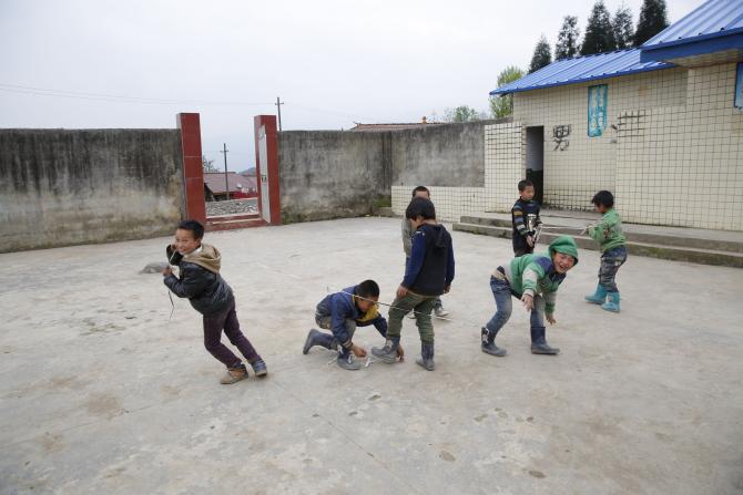 ͼƬ4����С����һ������Ŷ��������ǣ�������ǵ�ͯ���أ�