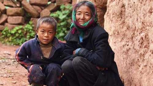 �Թ¶�����˵����ʱ��������������±����޷����㣬��ͨ������˾�ռ��ߵ���ʳ�����ȴ�ǹ¶��������������ʱ�򣬺����Ƕ��ᴩ�����£�������ʳ��һ�����֣����¶��ǵ��ֽ�ȴ�Ѷ����˶��������䱻���÷��ϣ��������Ǻ����ѩ����˺����ǵ���ߡ�