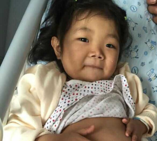 ���ü��ڹ��ݱϽ��д������·�壬����˿��ˣ���ĸ���ڼ��ֵ�ά������������ֵܽ���6���ˣ����˴����ҽԺ�չ����������Ķ�����ѧ�����������Ϻ���ͯҽԺ���е����Ʒ����Ǹ���͸��������Ԥ����100�򡣶���һ�����ε�͸���������ö��ԣ�����������֧�š�