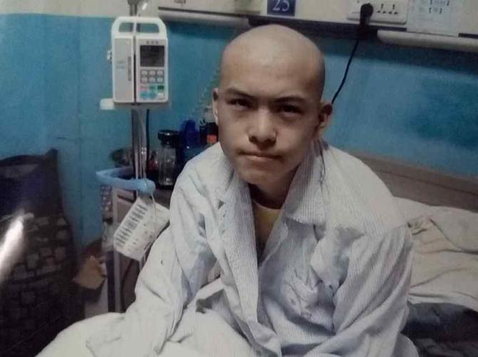 ��Ȩ����һ���������ˣ�������ʮĶ�أ�����������Ȩ��ĸ��һ������������������Ȩ�ĸ���������Ľ��������ϴ򹤣�һ����������Ԫ���ҡ�ѧУ֪�������Ǽҵ�����󣬷�����ȫУʦ����һ�ξ�������Ｏ6.18��Ԫ�������������Ȩ�����Ʒ�����˵��Ҳֻ�Ǳ�ˮ��н��