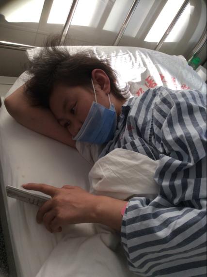 ���ӳ�Ժ��������ʱ�侹Ȼ��ô�̡�15��5�·�����������ͻȻ�Գ�Ѫȥ����ͷ�߻�û�й���ʱ�������Ϳ�ʼ������Ѫ���������������ٴθ����񻯣����λ���ʱ��ʼȫ�����ף��������ص������ҽ��˵�Ѿ��ܲ����ˣ���ֲ�����ĳ�·�ˡ�