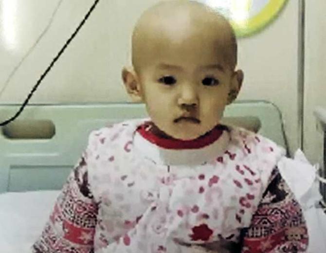 2015��10�£�Сʫ�þ������գ�����Ҳ��Ϊֻ�ǻ��˸�ð��ֱ��10��27�գ����ӷ��ջ�����������ŷ��ֺ��Ӷ�������һӲӲ�ĸ��׿飬�����������̸�����򹤵İְִ��˵绰�Ͻ��ؼҡ��ڶ��죬����������Сʫ��ȥ��ͬ�е���ҽԺ���м�飬��󱻸�֪���ƻ�����ĸϸ���������������̸����������ơ�