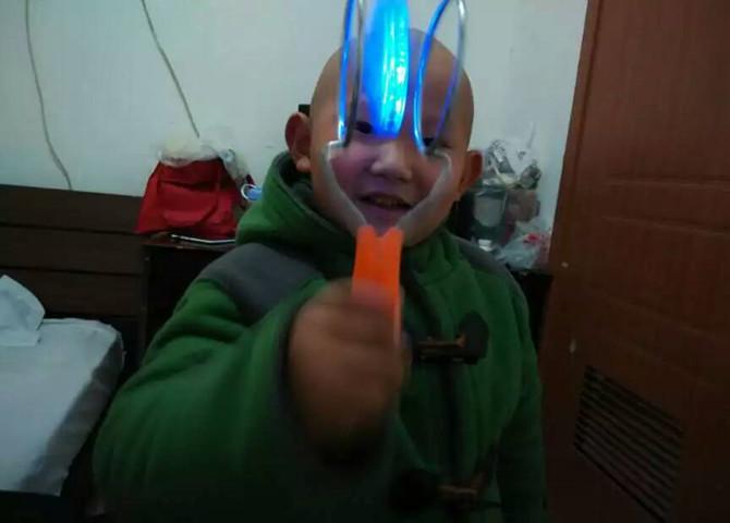 ����Ϊ���ҿ����������Ѿ�����20�����ծ������һֱ�ڱ���ͬ��ҽԺ�����ƣ���Ҫ18���Ƴ̣�Ŀǰ���ڽ�������������Ƴ̣�ÿ��21�����һ���һ�Σ�һ�η��ý�2��Ԫ������Ҫ�������Ļ���ʱ�䡣 ��������װ׵�ͷ���������ϣ���Լ����ܾ���������������費�����ۡ�