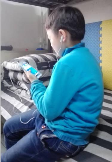 С���������ں���פ�����һ��������ͯ��������֣�ݴ򹤵İְ�����������֣��ѧϰ��������������Ϥ��С��飬��Ͼʱ�䣬û�а�ȫ���տ��ĳ�����ˣ��û�����ڴ����������ܵ�С��飬�ְ�����Ҳû��ʱ�������ȥ��һ��&hellip;&hellip;