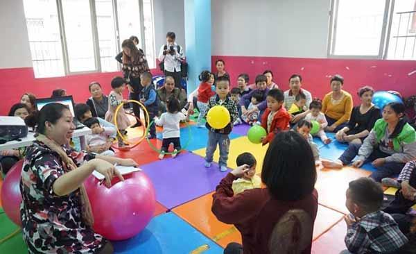 �����ĸ��������������Ծ�������ÿ��ƽ�������϶��̺��Ÿı��������������д��ﳤ��ĺ��ӣ���ù�ƽ��չ�Ļ��ᣬ��������������������������Ĺ��ģ������������ڸ������ǿ�ѧ�ġ��������Ľ��������ǵ�δ�����������ͬ����Ϊ������������ǣ�һ��Ϊ����ƶ��������������ͥ�����ı�Ŀ��ܣ�