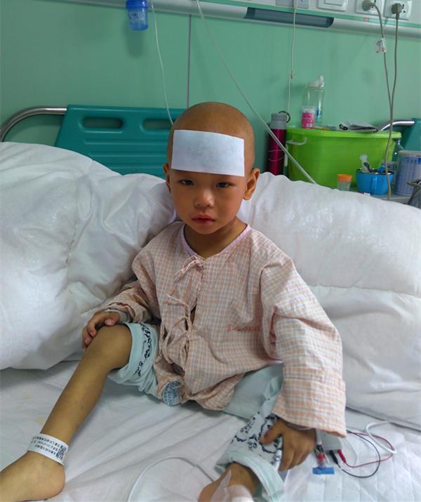 ���ƹ����У����������˵����ؼ���������ת��ø�½������ֵ�ø���룬Σ����������һ�Ų�Σ֪ͨ�����������ٴδ���ת���׶�������������û����ȫ���ƣ���Ⱦ��������գ����ԣ��ι������𣬵ڶ��Ų�Σ֪ͨ�´ICU�������ɥʧ�����������Ⱦ���������е����ν��١�