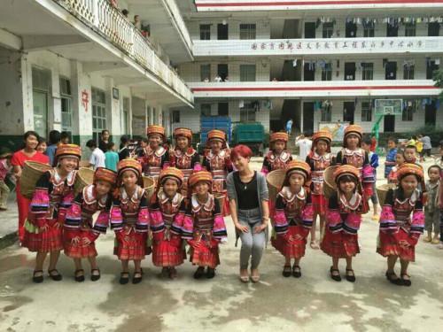 �����ӳ��а����ض�ɽ���Ǹ���������۾�֮�磬������������������������3��֧ϵ�������ص�ί�������쵼�Ա����ʹ��������Ļ�ʮ�����ӣ�ÿ�궼Ҫ�ٰ�����&ldquo;ף����&rdquo;���������&ldquo;һУһ��ɫ&rdquo;�İ�ѧ��˼·����Ҫ�󡣵����������������أ�