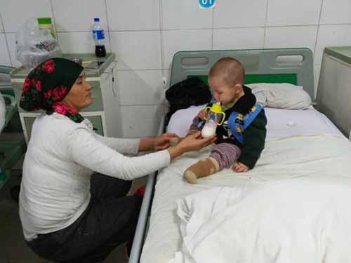 &ldquo;ҽ��˵�����ӵ�ʳ�ܺ�θ�Ѿ��γ���խ��ʳ����ϸ�ĵط�ֱ������1���ף������Բ��˶�����ҽ����������ת���������Ϻ��ȴ�ҽԺ���ܽ�һ���������ƣ��������Ǽ���Ļ����Ѿ����ò���ˣ���������������ҽԺ������һ��ʱ���Ժ�ؼ��ˡ�&rdquo;