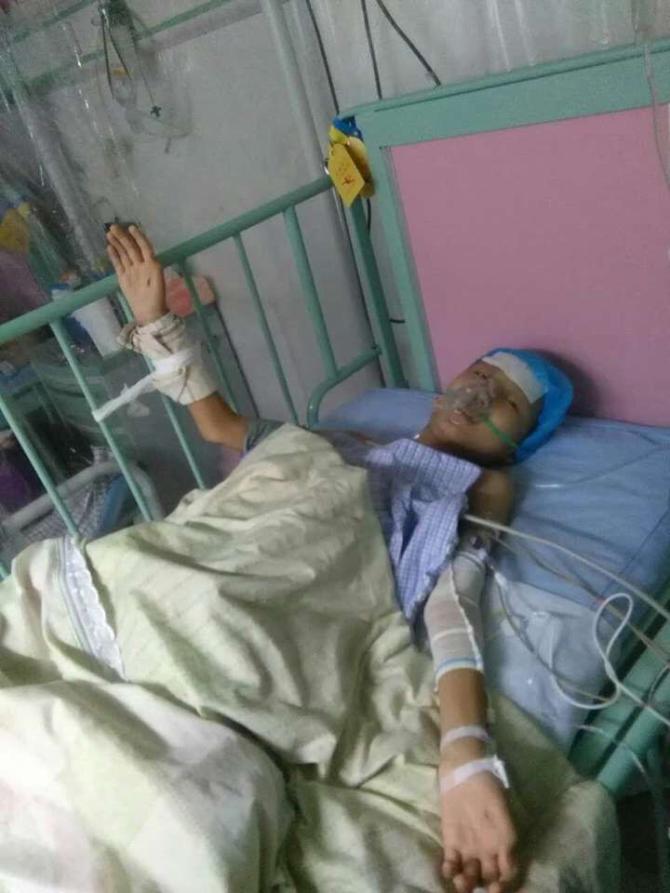 �����������ĸ��������죬��ס�ںӱ�ʡ������������ͷ��Сׯ�塣�����븸ĸ��ͬ��ס����ĸ�Ѿ�����ʮ���ˣ��������������������ҩ�����������Ѿ�14���ˣ�Ů�����Ҳ��11���ˡ����Ǽ�ס��ũ�壬���ֵ�Ϊ�����Һ�������ǰ��һ��С����������������������ˡ�