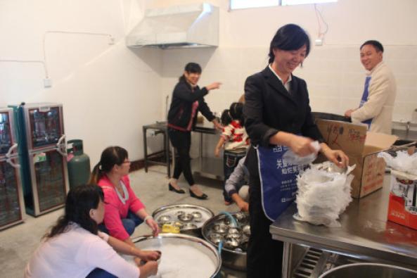 ����ÿ������Ϊ�������ˡ��¹����˵�����Ⱥ���ṩһ�����