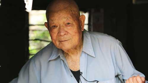 ��������ϰ�����ó�Ĭ�����ﱯ�ˣ��ó�����������ģ�����ͬ��Ҳ����ҹ��Ϊ����շת���࣬���ļ���Ҳ��Ϊ�˺��ӵ�δ�������¡���Ĭ�İ�������ζ�ž�Ӧ�ñ����ӡ�