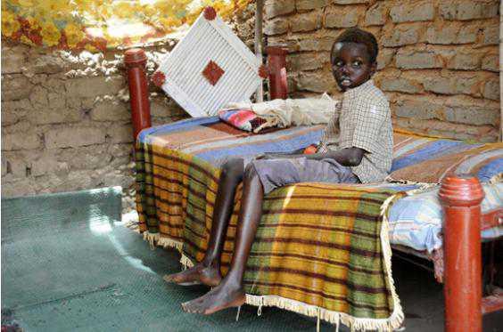 �յ������Ϲ�����Ϊ������������֮һ���յ���ս�ǵ���������ʱ�������ԭ����ӡ���ͻ�����ֵ���ս֮һ������ս��ʹ�ÿ����´��������ƶ���˿ھۼ��������ӿ����ʹ�������й���Сѧ��������ת����ЩѧУ��ѧ������󲿷����������ƶ����ͥ����Ҫʳ���֧�֡�