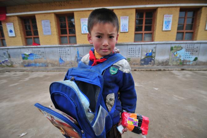 ÿ���峿�����������������ڸ��������9����������ˣ��������ջ�������Ȼ����ѧ����ѧ�󣬸���û��һ����ˣ��С��飬��ֻ���Լ���ˣ���������󣬶�������������ʦ��ͬѧ������ӡ�󡣺������輸��ǰ��ȥ����������ÿ�����Ҹ����£�����ĬĬ�ض���ȫ�Ҹ���Ƭ��������ְ������ദ�Ķ���ʱ�⡣