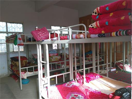 ������Ŀ�������������Сѧ�Ľ���&ldquo;�������&rdquo;������ͨ�����ݰ��������ѧϰ��Ʒ�ʹﵽÿһλѧ�����У�ÿһ���������������һ��һ�ľ����������˾�����ÿ����������ж���һ�źؿ���ѧ�����յ����������ͬʱ��д�ؿ����ʼĸ������ˣ����ھ����˼�ʱ�˽�������Ⱥ��Ϣ����������͸�����������ල��