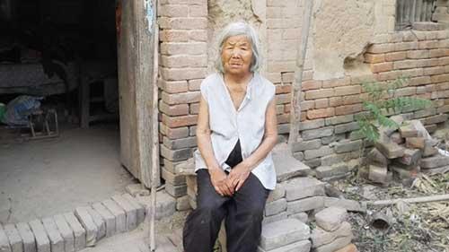 ����Ʊ˵������������ۼƳ���100Ԫ�İ������ѿ��Կ��߾�����Ʊ���뷢�;�����ͼ������������Ŀ���ơ����������׵��ŵȣ�����Ʊ̧ͷ���ռ��ˡ��ռ���ַ���ռ��绰���ʱ����Ϣ����lei@lnkf.org.cn�����һ�ȷ�Ϻ󽫾�Ϊ�����ʼľ�����Ʊ��