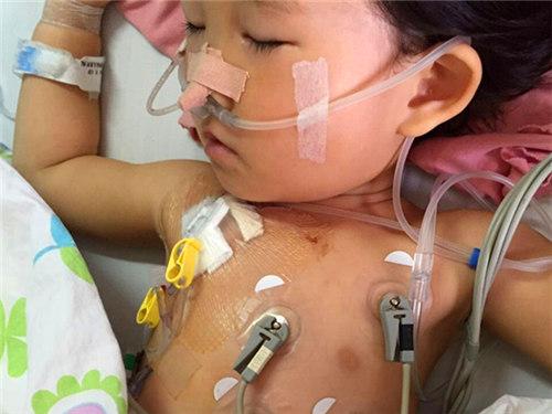 �������������������ڱ���ȫ���㻤���ְ��ڼҴ��㹤������Ǯ�����׺�Ů�����ơ�����������С�ܻܵ���ֻ���и����ù��տ����ܵܳ�ʱ�����������ͽ�㣬���տ�����Ҫ���ؼң�����������ʮ�ֶ��µı���Ҳ������߶�ſ���κò��ؼң��͵ܵ�һ��ȥ�׶�԰��ѧȥ��