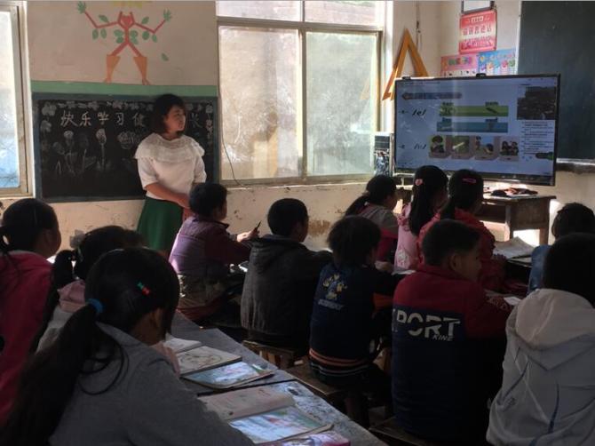 ���ѧͯ����Ϊ���ǵ�Ŭ��������кܴ�ͬ�������ĸı䣬�ڴ��������ǹ�ͬ���졣