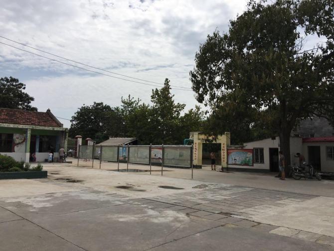 ������Ŀ����������ͷ�ׯСѧ��&ldquo;�������&rdquo;������ͨ�����ݰ��������ѧϰ��Ʒ�ʹﵽÿһλѧ�����У�ÿһ���������������һ��һ�ľ����������˾�����ÿ����������ж���һ�źؿ���ѧ�����յ����������ͬʱ��д�ؿ����ʼĸ������ˣ����ھ����˼�ʱ�˽�������Ⱥ��Ϣ����������͸�����������ල��