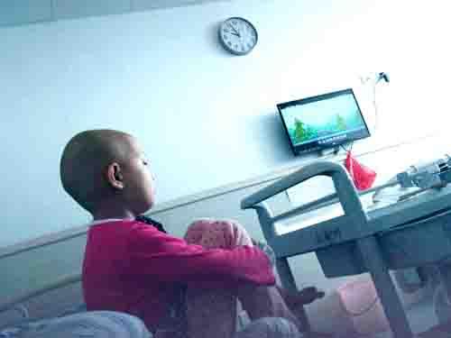 ������ʼ��ҽԺ���ܻ��ƣ�����һ���Ƴ����ͳ����˸�Ⱦ�����������һ���Ƴ̾ͻ�����20��Ԫ���������ڻ���ҩ��ķ�Ӧ��Ҳ�����У�����Ż�¡�ûθ�ڳԷ������գ�һ�Ⱦ�����ˮ���޷����ʡ����������ݵ��Ѿ����������Ŀ����߹ǣ����´���������û���ˡ�