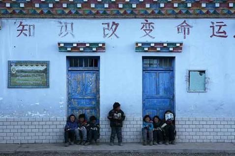 ��������������ȼú�������ɹ�������������ú600Ԫ���֣��˴ﵽ1000�๫��֮����ǫƫƧ�����ѧУΪ1550Ԫ���֡���ˣ���ʹ�ɹ��Ҳ�����ȡů�ѣ�ѧУ�ڶ�������ȡů��ȼú����ȱ�ڣ������������붬������ѧУ�ѿ�ʼ��ѩ�����ȡů�������ȼü֮����