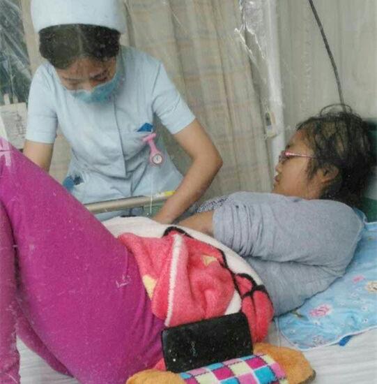 ������������ֿ���һ����Ц�� �����̵ĵ�һ�λ�������2006��7��Ȭ���ġ�Ȼ��������2015��11��3�գ���У�ڼ������ͻȻ��������ʹ���̵��������ҽԺϸ�¼����ٴα�һֽ��������棺���ļ����ܰ�ϸ����Ѫ����ͻȻ��һ���¸����긴���ˣ�