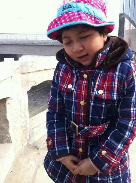 һʱ跢۾һĤϲ濴ǴȥҽԺΪĤף椵ҲԽԽȥ˳ɶҽԺȷΪĤ䣬ȥϺ»ҽԺơȥϺҽ˵Ҫע䰢˹͡ƣΪҩ¼޷ҵֻȥע䡣